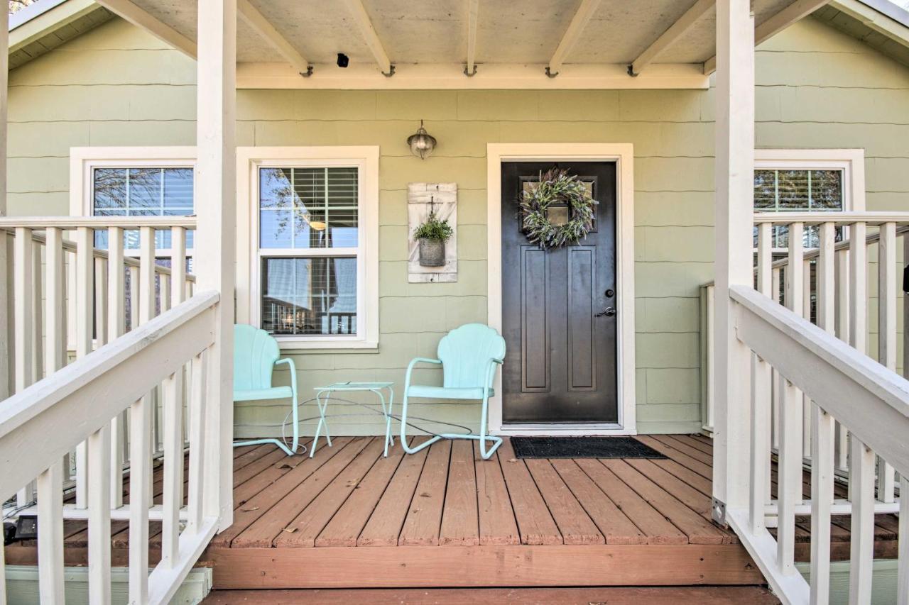 Charming Country Cottage, Walk To Main Street! Tomball Exterior foto