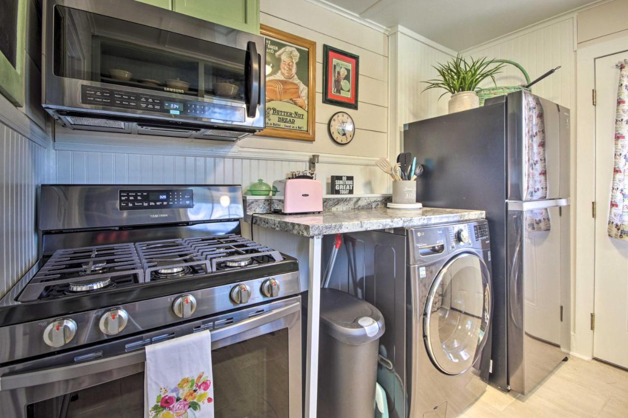Charming Country Cottage, Walk To Main Street! Tomball Exterior foto