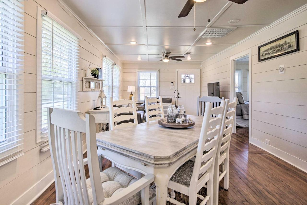 Charming Country Cottage, Walk To Main Street! Tomball Exterior foto