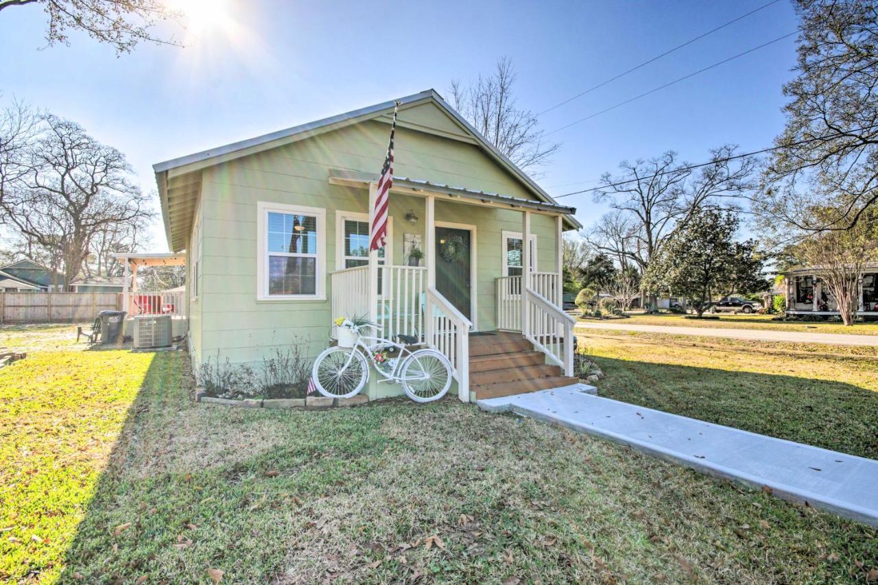 Charming Country Cottage, Walk To Main Street! Tomball Exterior foto
