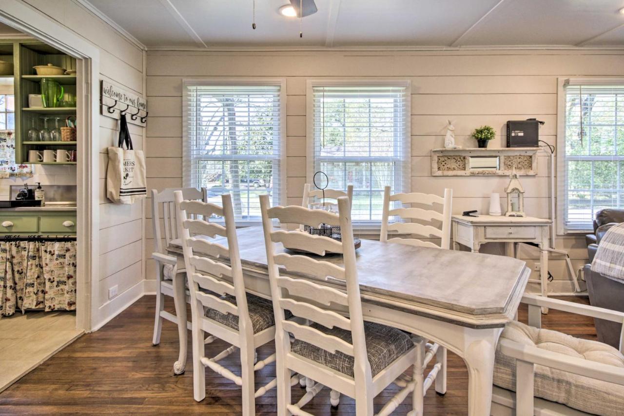 Charming Country Cottage, Walk To Main Street! Tomball Exterior foto
